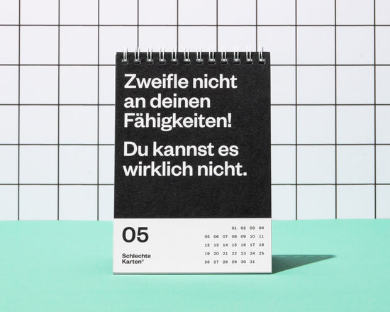 Demotivierender Tischkalender 2025 – Das Original von Schlechte Karten